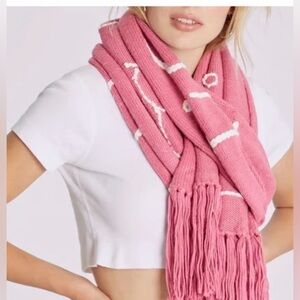 WILDFOX Chain Link Hold Me Tight Oversized Scarf in Flirtatious Pink!